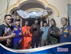 Sarang Tawon Vespa di Balkon Lantai Dua Resahkan Warga Randudongkal, Tim Damkar Turun Tangan