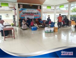 Antusiasme Warga Warnai Kegiatan Donor Darah di Pendopo Kecamatan Warungpring