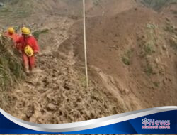Ketua Golkar Pemalang Terjun Langsung dalam Pencarian Korban Longsor di Watukumpul