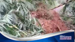 Longsor Tutup Akses Jalan Simpur – Dukuh Kali Urang, Kini Hanya Bisa Dilalui Pejalan Kaki